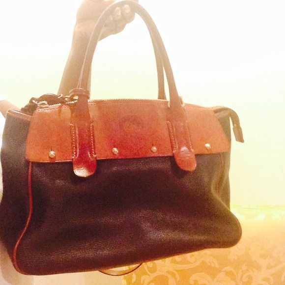 Black & brown Dooney & Bourke handbag