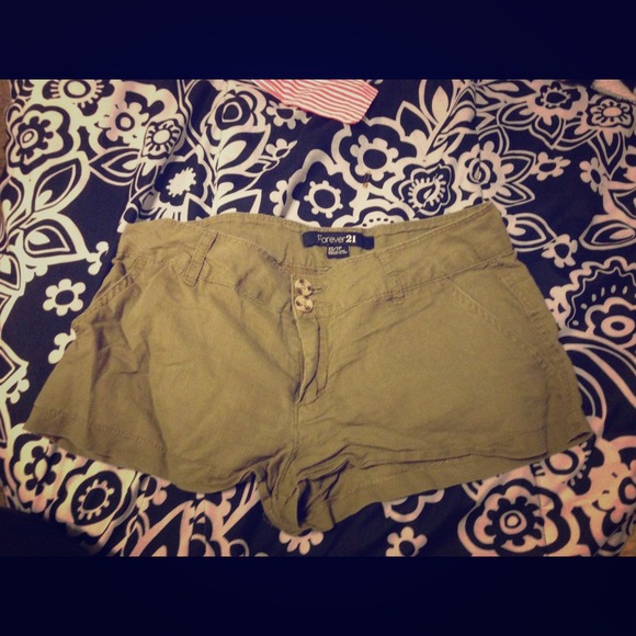 Forever 21 green shorts