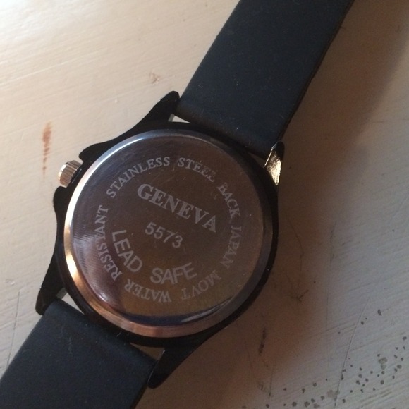 Watch - Picture 3 of 3