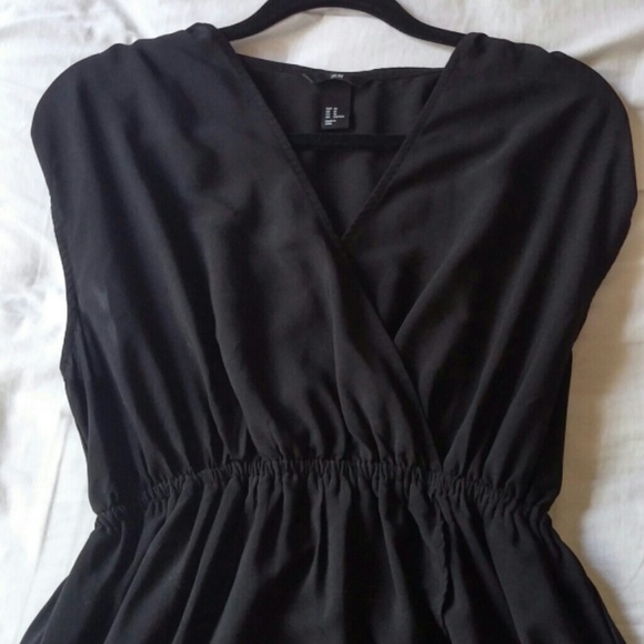 🌟 Black Wrap Dress