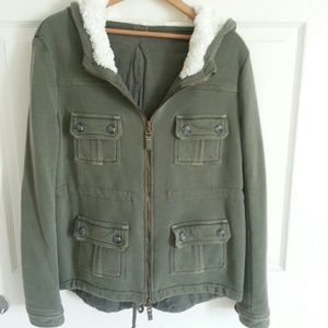 🎉🎉HP 10/1/14🎉🎉 Splendid jacket, size small.