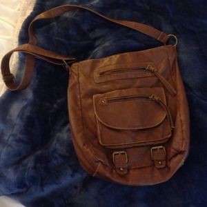 Never been used brown bag. 6 pockets.