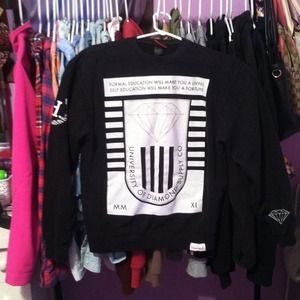 Diamond supply pullover