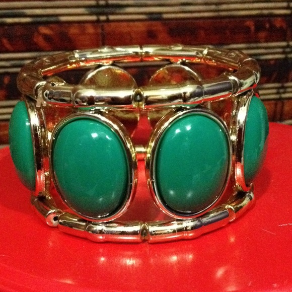 Turquoise and gold bracelet