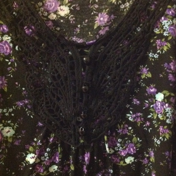 🌻BLACK, PURPLE, AND BLUE ROSE TANK TOP - Picture 2 of 3
