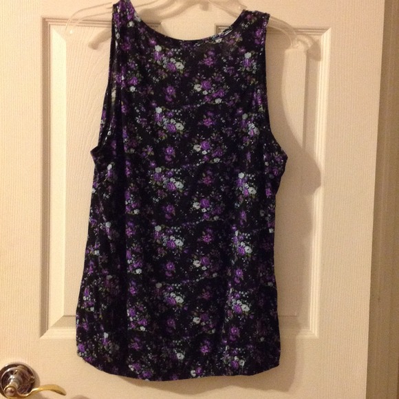 🌻BLACK, PURPLE, AND BLUE ROSE TANK TOP - Picture 3 of 3