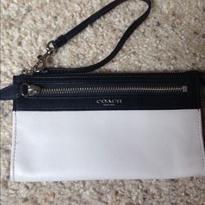 🎉Reduce🎉Coach wrist wallet