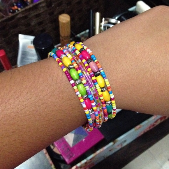 Colorful bracelets - Picture 2 of 4