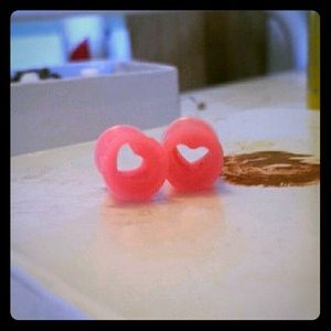 0g pink silicone heart tunnels