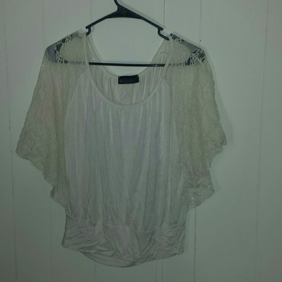 White top with lace sleeves