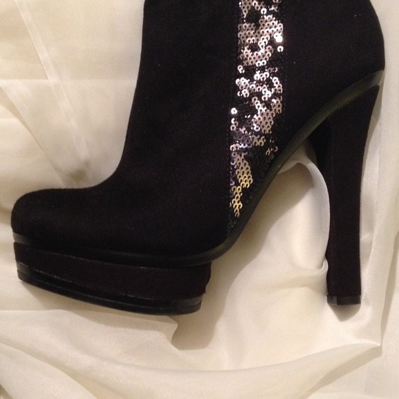 Sequin stripped boots - Picture 2 of 3