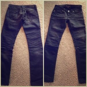**PRICE LOWERED!** Black Big Star skinnies