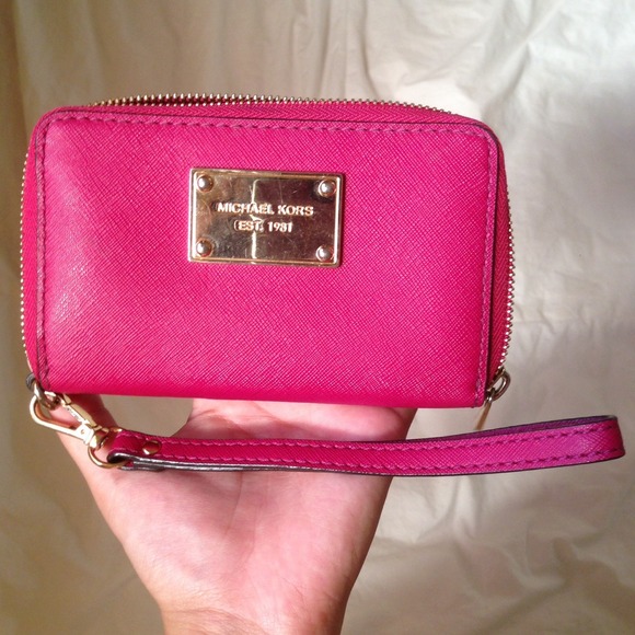 ❌SOLD❌Michael Kors Wallet Phone Case - Picture 1 of 4