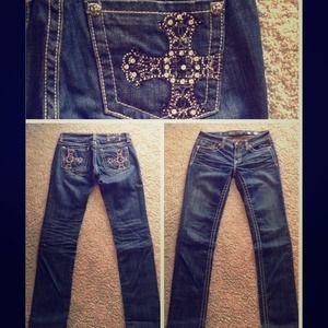 **PRICE LOWERED**Miss Me Rhinestone Cross skinnies