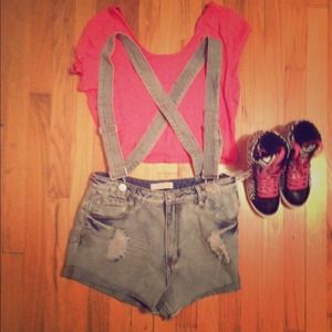 High-waisted Ripped Short Overalls (Shortalls)