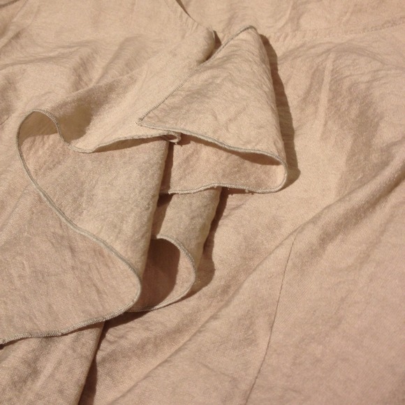 👚Ruffle Top👚 - Picture 2 of 2