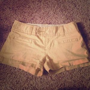 Khaki shorts! Great style and good condition!