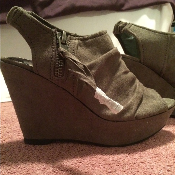 Gray Wedge Shoe