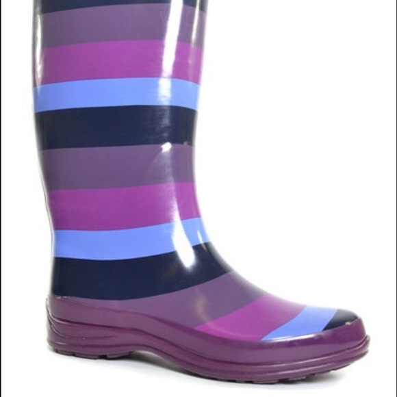 ⭐️HOT⭐️NEW⭐️💯Authentic Splendid "raindrop" Boots - Picture 2 of 2