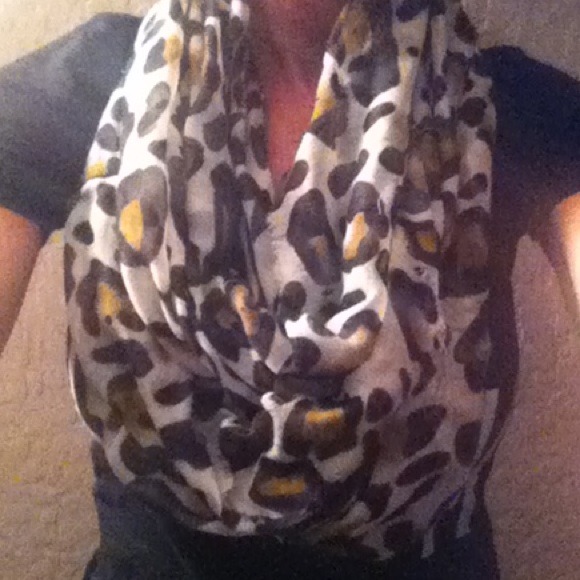 Leopard scarf