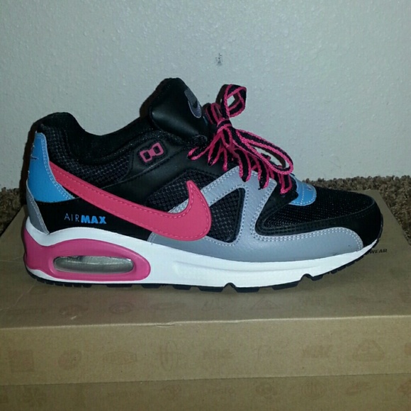 Nike tennis shoes