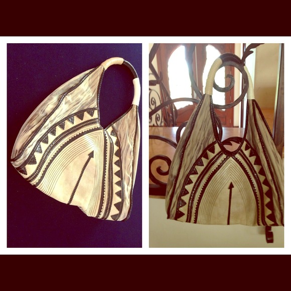 Melie Bianco Ethnic Hobo in Ivory