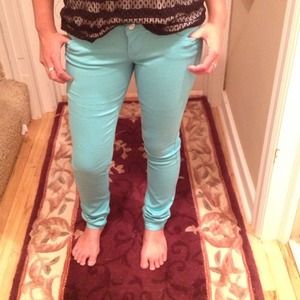 💟Skinnies💟 beautiful blue skinny jeans!