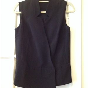 Black sleeveless dress top
