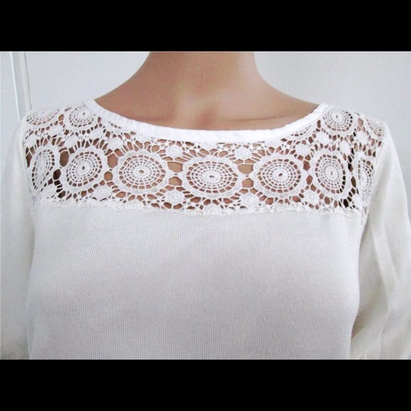 SOLD Super cute lace stretchy Cyrus top - Picture 2 of 3