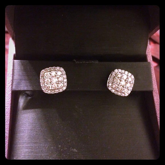 1CTW Diamond WG, 10K Earrings
