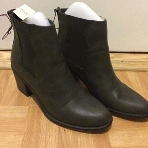 Black cowboy boots