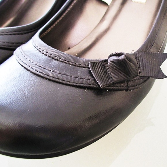 Xhilaration Shoes - Black Heels with Bow Detail Xhilaration Shoes - Black Heels with Bow Detail