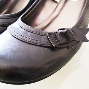 Xhilaration Shoes - Black Heels with Bow Detail Xhilaration Shoes - Black Heels with Bow Detail