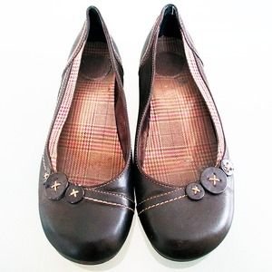 Mudd Shoes - Brown Button Detail Flats Mudd Shoes - Brown Button Detail Flats