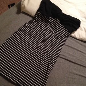 🚫SOLD🚫 Sexy tube too with open bow back✨