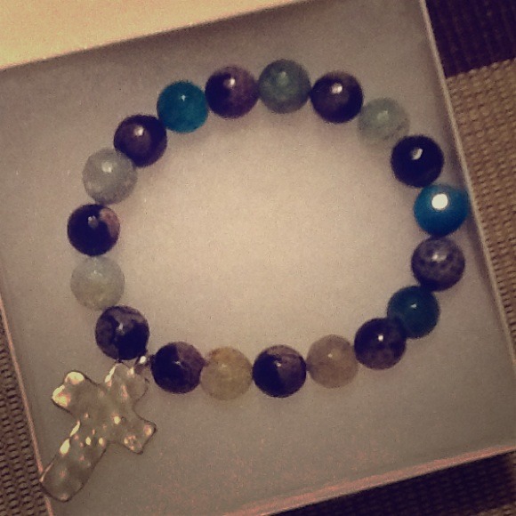 Real pearl plated bracelet.