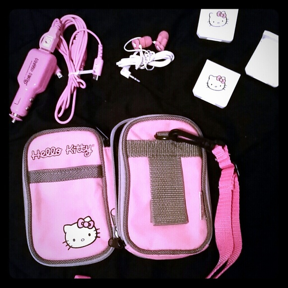 (new) hello kitty Nintendo DS case and accessories