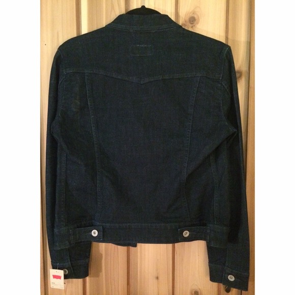 Dark-wash Levi's Jean Jacket - Picture 2 of 4