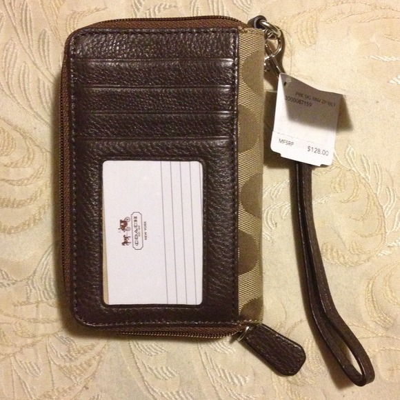 💯 COACH zip wallet, phone case, wristlet. - Picture 2 of 4