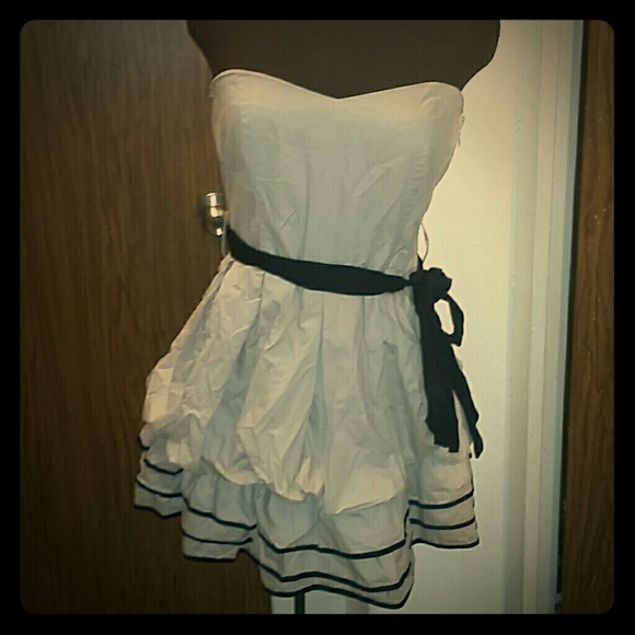 Strapless belted dress