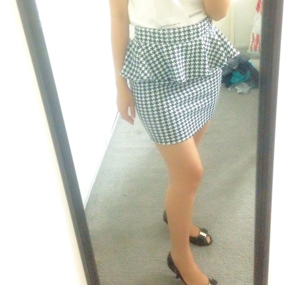 unknown Dresses & Skirts - Peplum skirt! New