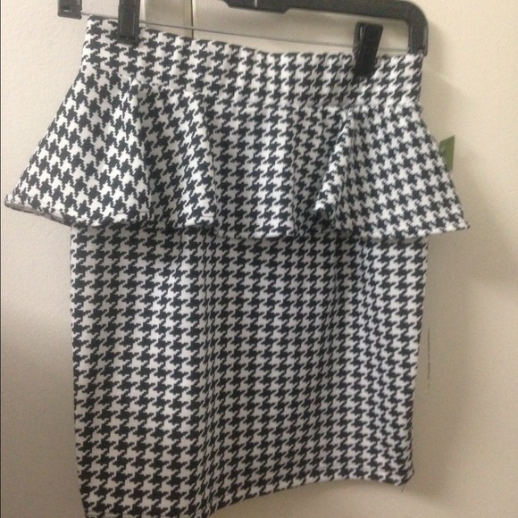 Peplum skirt! New - Picture 2 of 4
