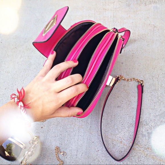 ❗️🚫SOLD IN BUNDLE❗️Pink Grapefruit Shoulder Bag - Picture 4 of 4