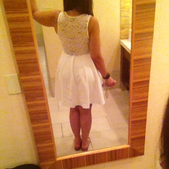 White Dress with Lace Details - Picture 2 of 2