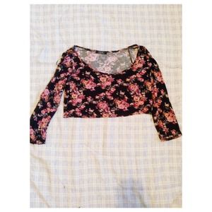 - long sleeve floral crop top.