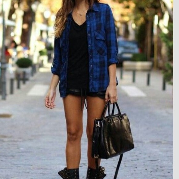 🎀 Looking for this flannel 🎀