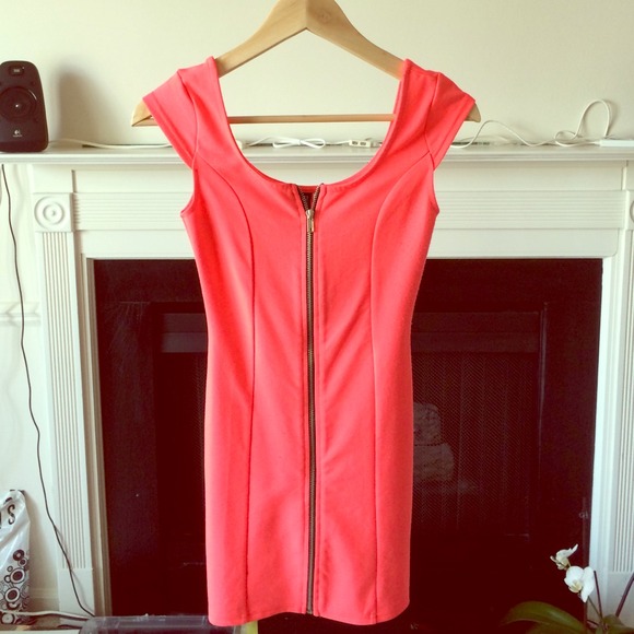 Bodycon dress in hot pink