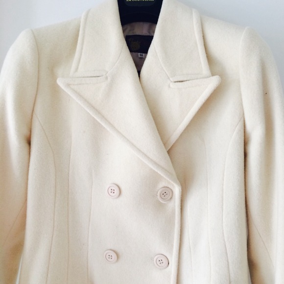 Beautiful winter wool off white coat