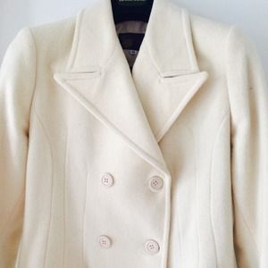 Beautiful winter wool off white coat