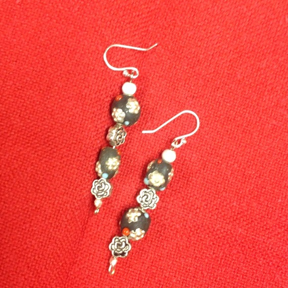 Earrings - Picture 2 of 3